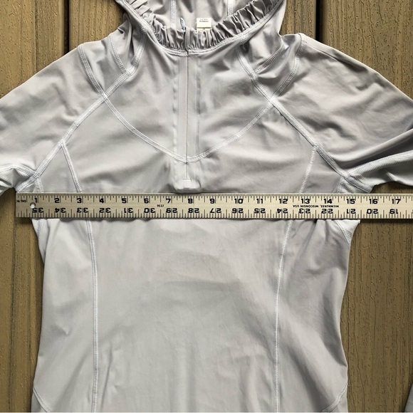 Lululemon Light Grayish Blue Featherweight Hooded 1/4 Zip Long Sleeve Cover Sz 4 - Picture 6 of 9